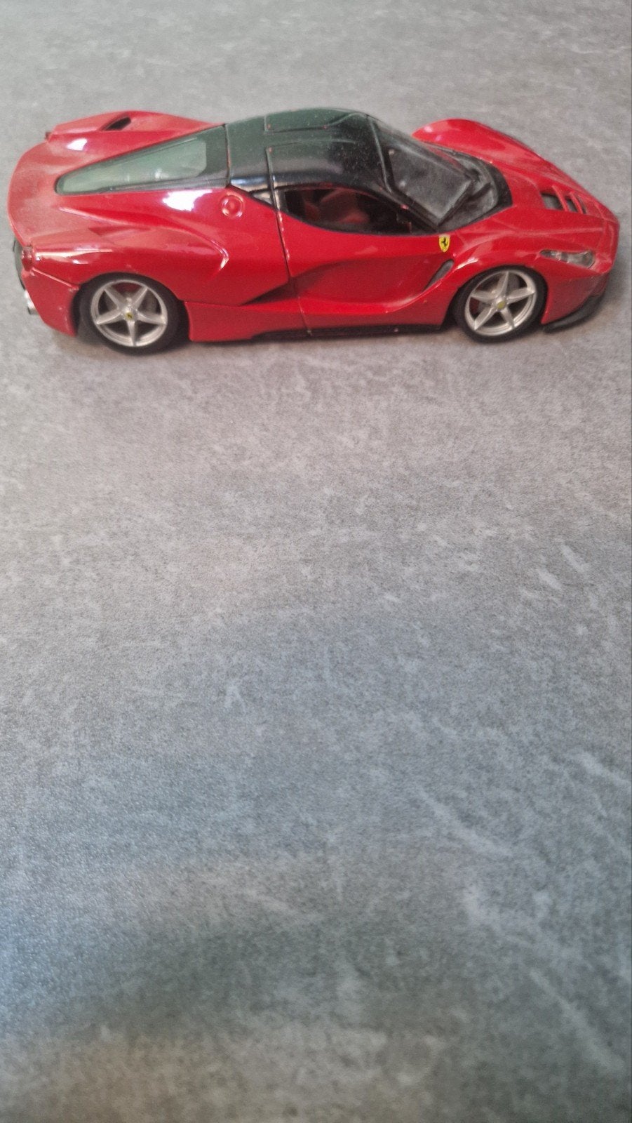 Laferrari umbro schaal 1/24, Ophalen