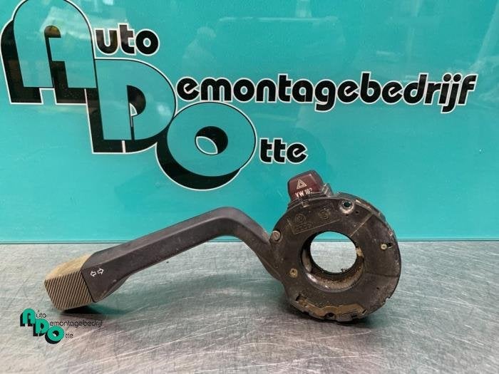 Richtingaanwijzer Schakelaar van een Volkswagen Corrado, Auto-onderdelen, Gebruikt, -, Volkswagen, -