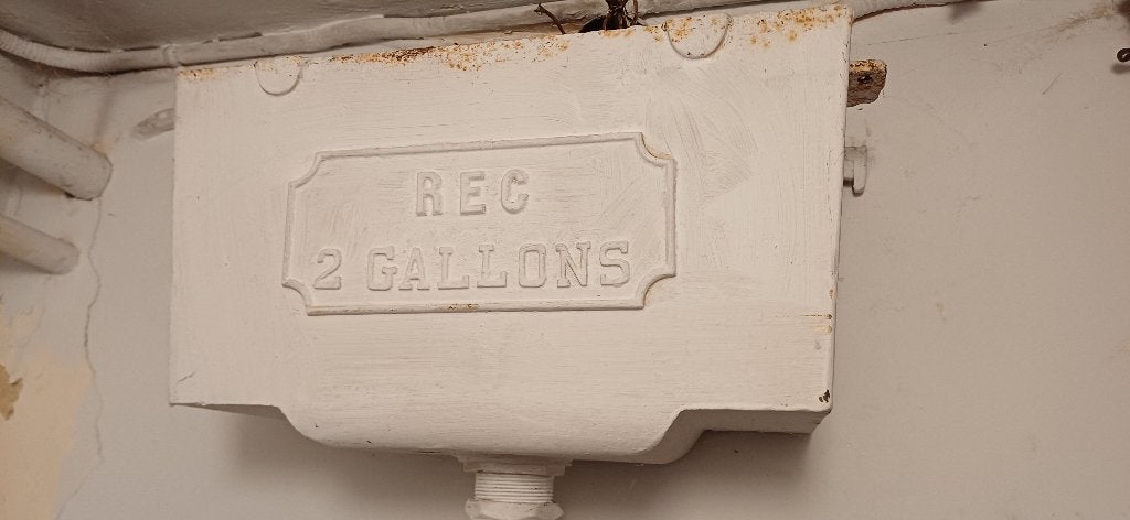 Réservoir ancien d'avant 1940 en fonte, Enlèvement