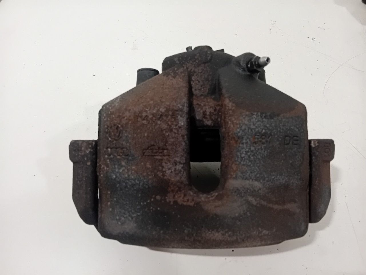 Remklauw links voor Volkswagen Golf, Onderdelen@venauto.nl, Van der Ven Autorecycling B.V., Gebruikt, Ettenseweg 76, 4706 PB Roosendaal, The Netherlands