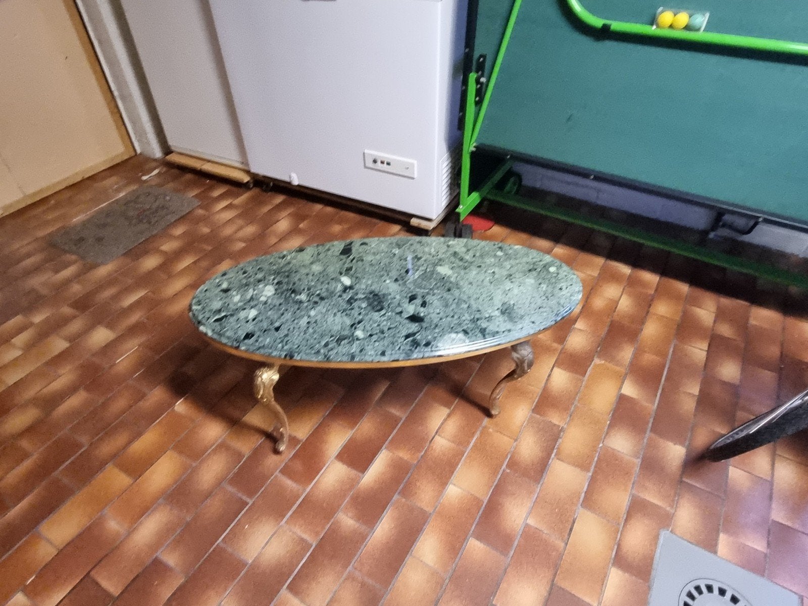 table basse en marbre, Enlèvement