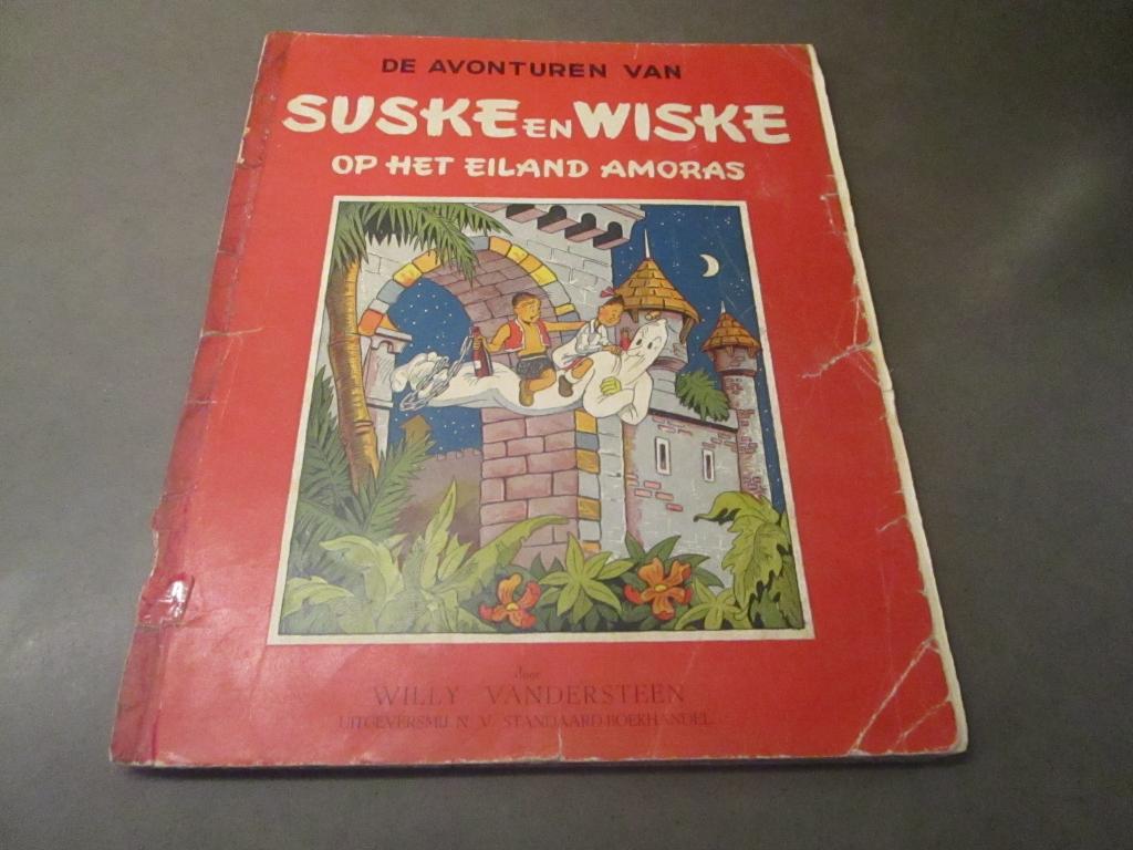 Sus en Wis - Eiland Amoras - 1951, Boeken, Gelezen, Willy Vandersteen, Eén stripboek, Ophalen of Verzenden