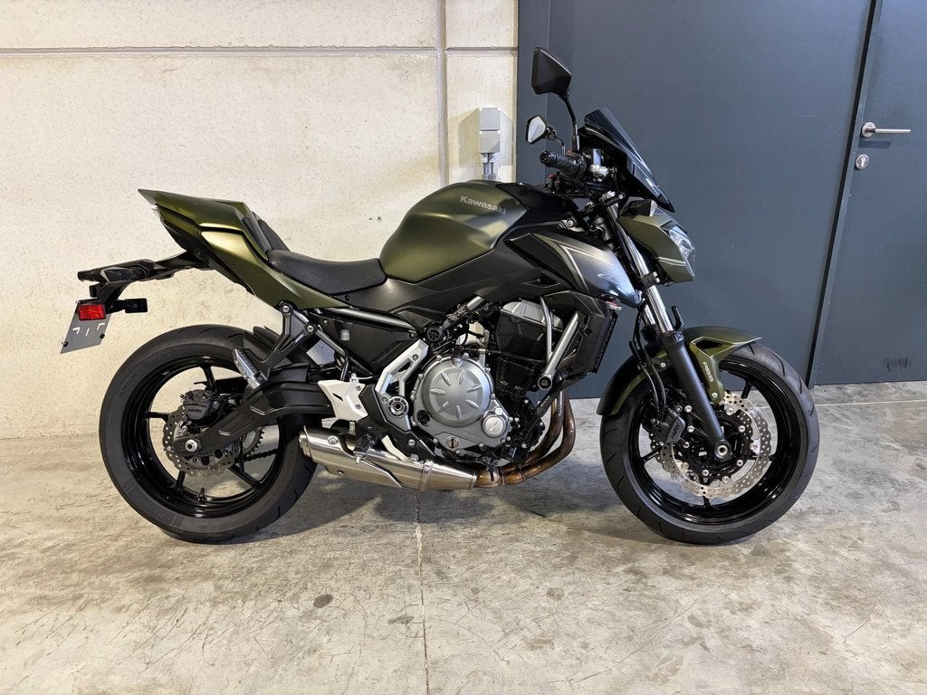 Kawasaki Z650 met seat cover en ruitje (bj 2019), Motoren, Bedrijf, Meer dan 35 kW, Overig, 650 cc