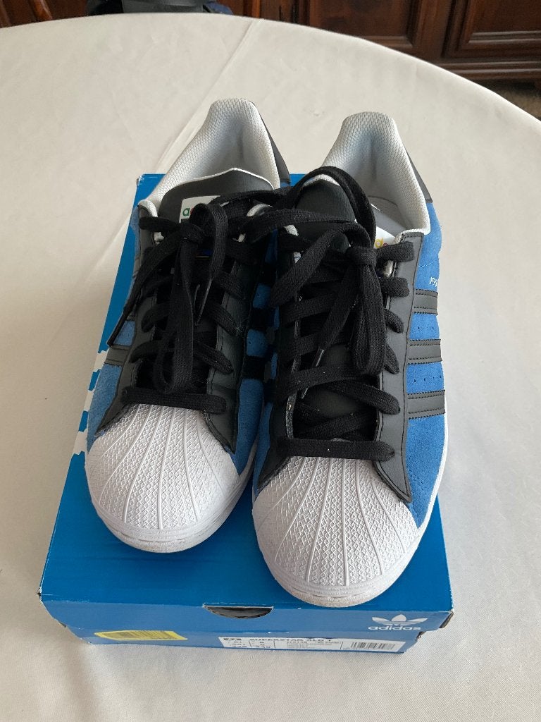 Adidas sneakers maat 38 2/3 (5 1/2) nieuwstaat, Ophalen of Verzenden, Nieuw, Schoenen