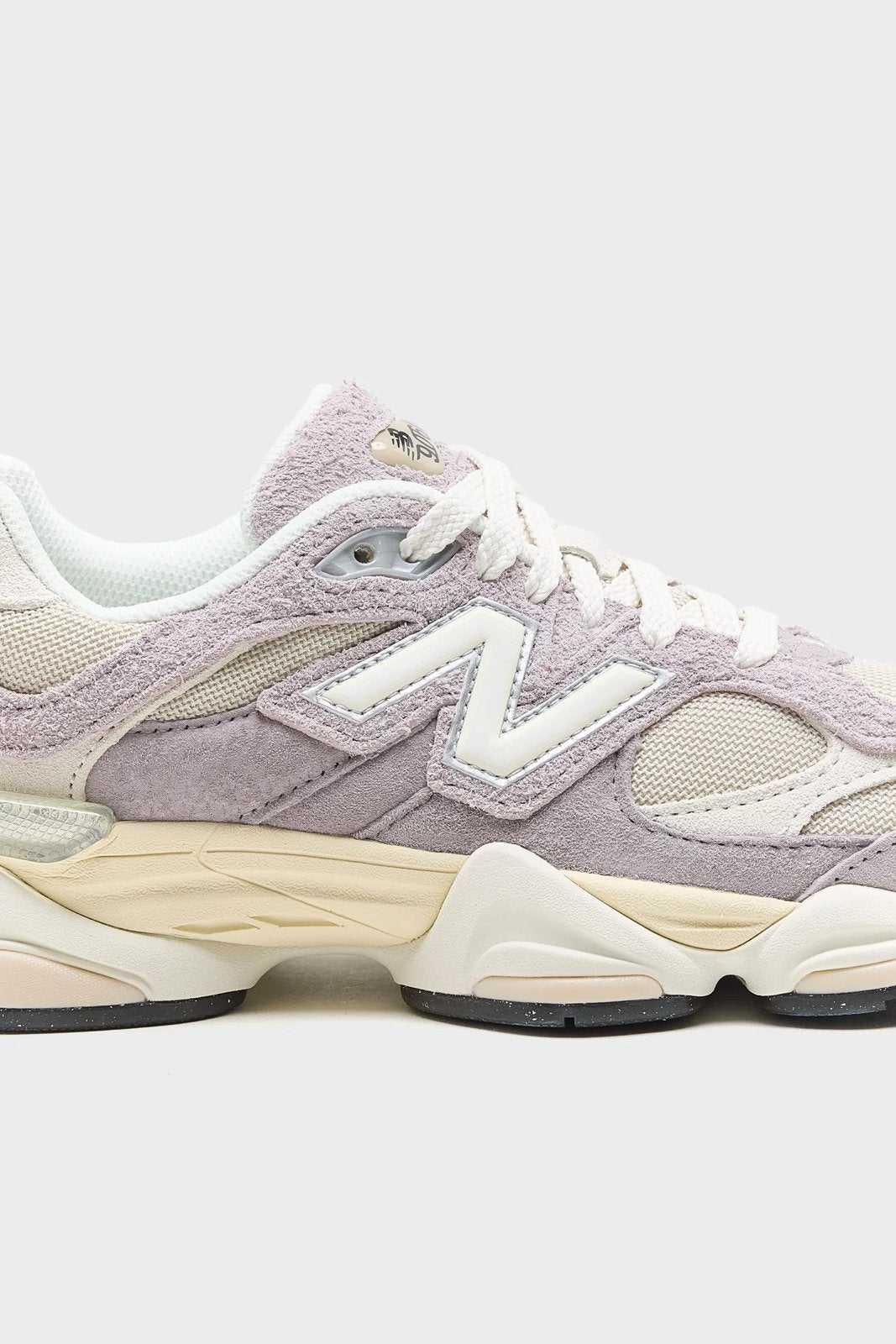 New Balance 9060 Truffle Salt maat 46,5, Vêtements | Hommes, Chaussures, Envoi, Neuf, Autres couleurs, Baskets