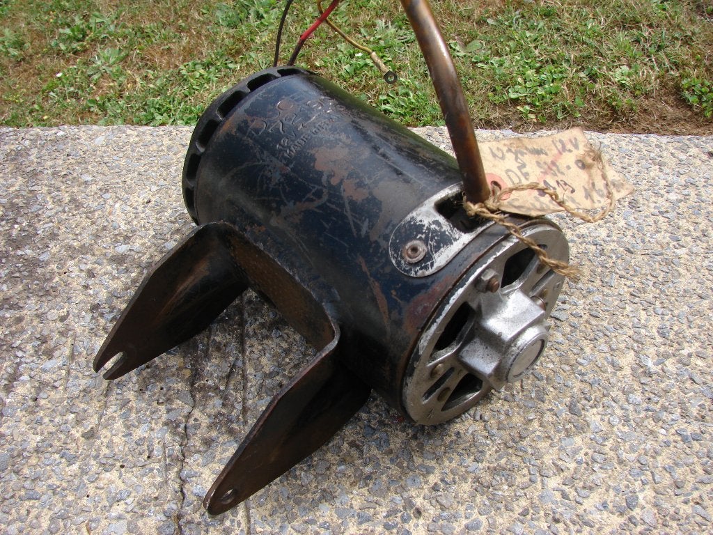 CITROEN ID 19 OLDTIMERS génératrice 12 volts en très bon éta, Enlèvement
