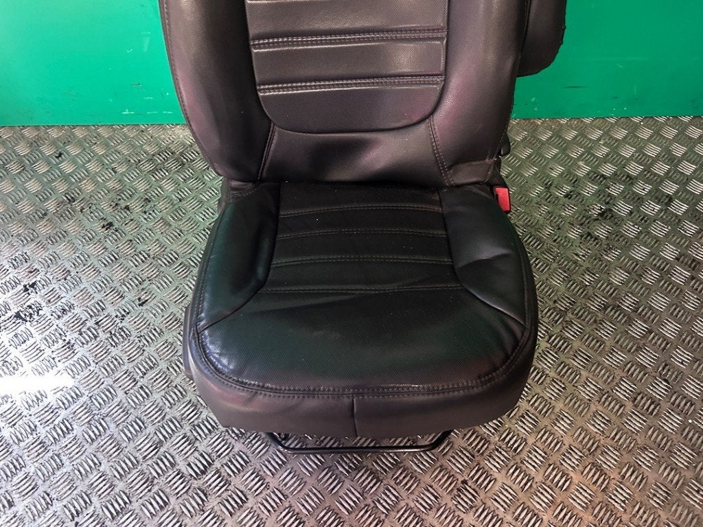 STOEL RECHTS VOOR Trafic Passenger (1JL / 2JL / 3JL / 4JL), Auto-onderdelen, Gebruikt, Renault, Peter-Huppertz-Straße 5
51063  Köln, DE