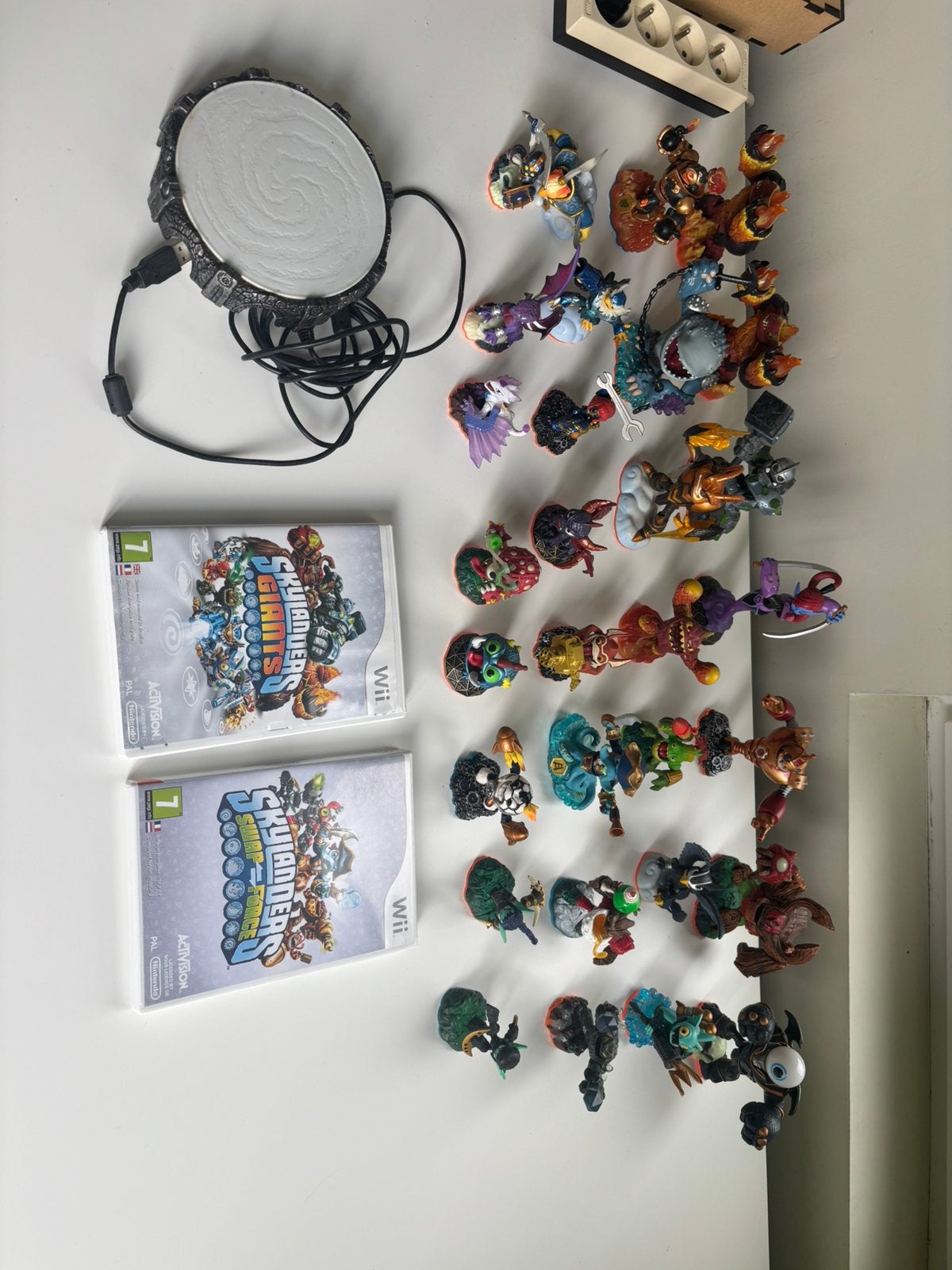 Skylanders + portaal + spelletjes, Games en Spelcomputers, Spelcomputers | Nintendo Wii, Ophalen, Gebruikt, Met games