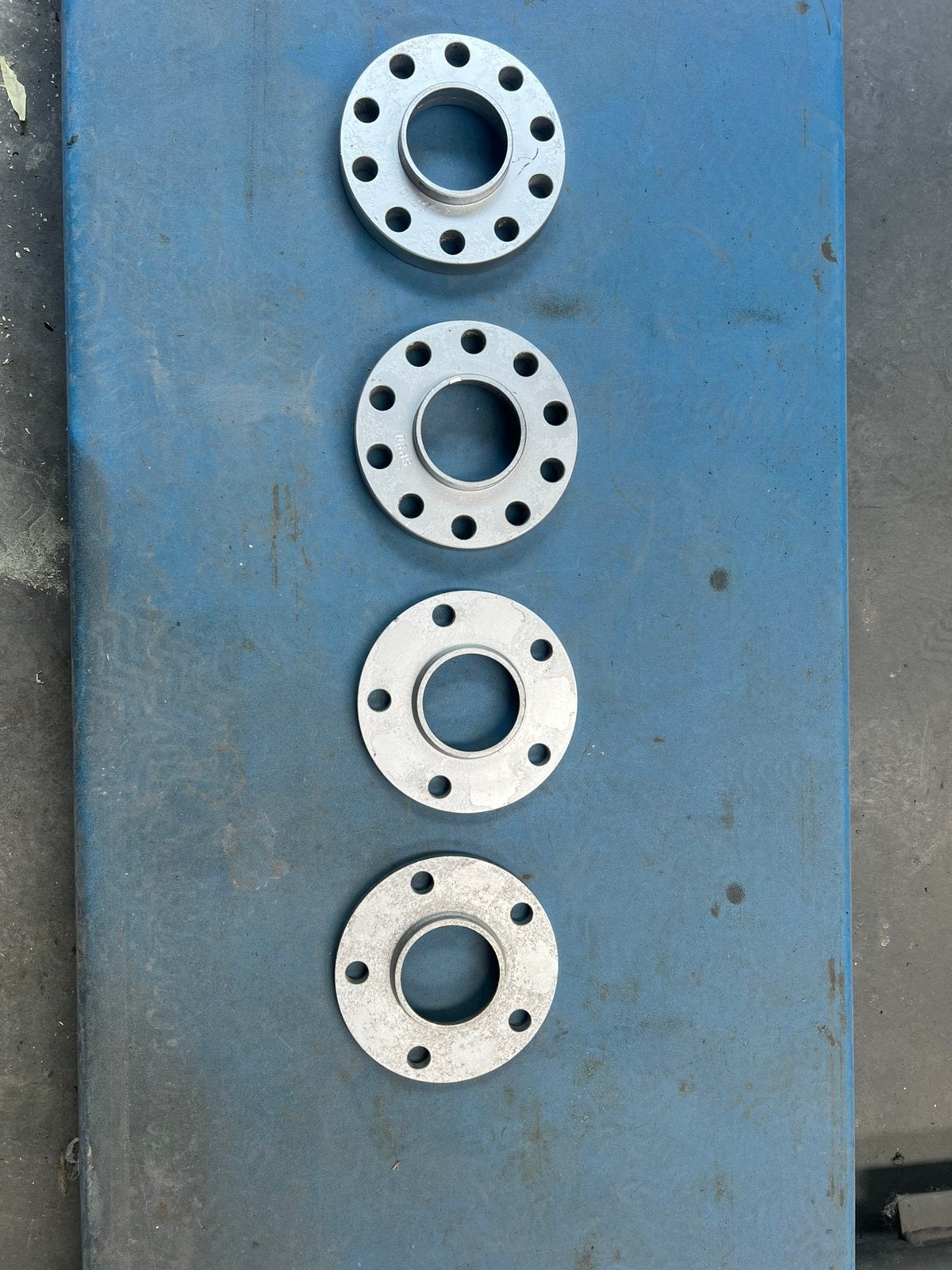 Bmw spacers, Ophalen