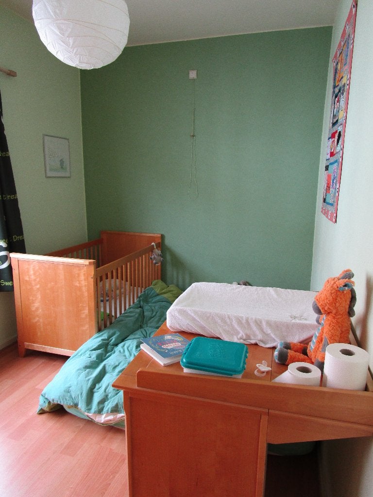 houten babybed/spijlenbed en commode/luiertafel, Kinderen en Baby's, Ophalen
