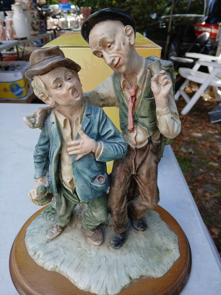 Beeld 2 dronken mannen, Ophalen, Gebruikt, Meerkleurig, Inclusief decoratie