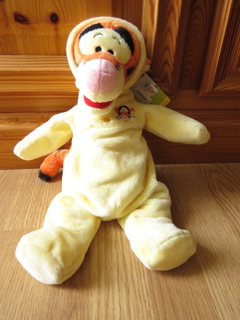 peluche Tigrou en pyjama jaune 35cm, Kinderen en Baby's, Speelgoed | Knuffels en Pluche, Disney, Geel, Ophalen of Verzenden, Middelgroot (20 tot 80 cm)