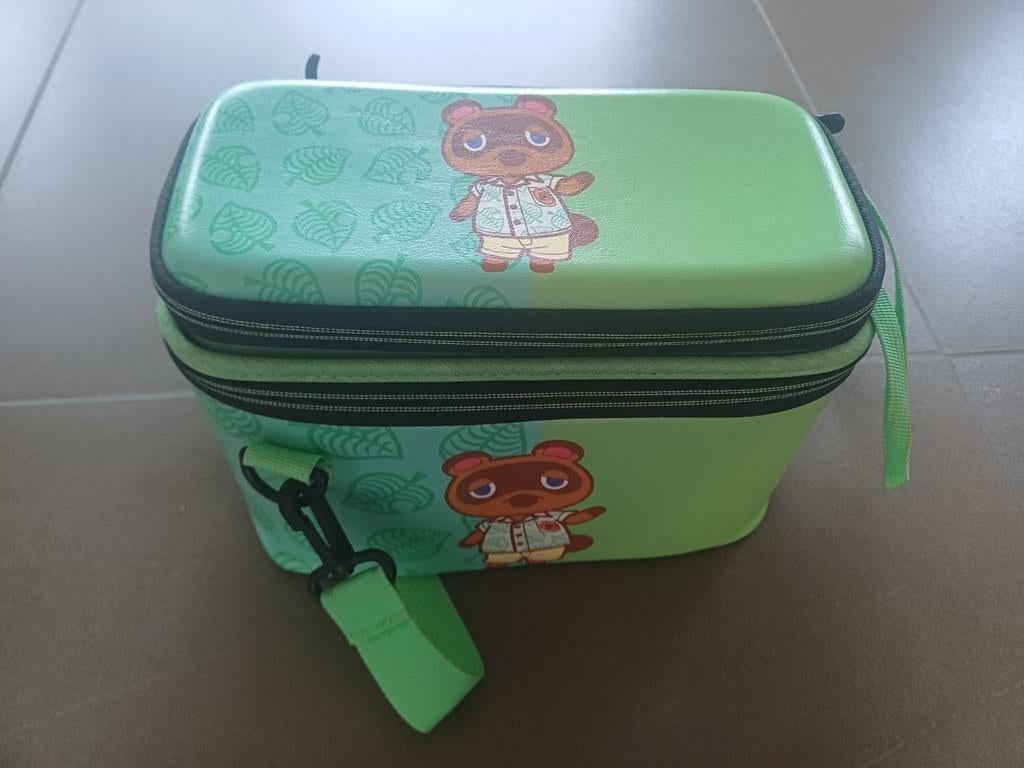 Nintendo switch tas thema animal crossing. Goede staat, Games en Spelcomputers, Spelcomputers | Nintendo Switch, Ophalen