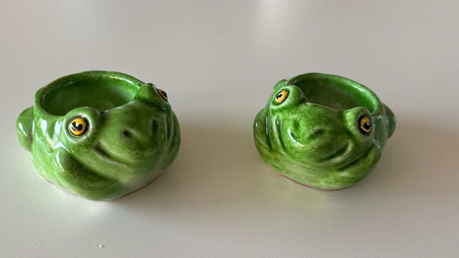 Grenouilles vintage (salière ou coquetiers), Enlèvement