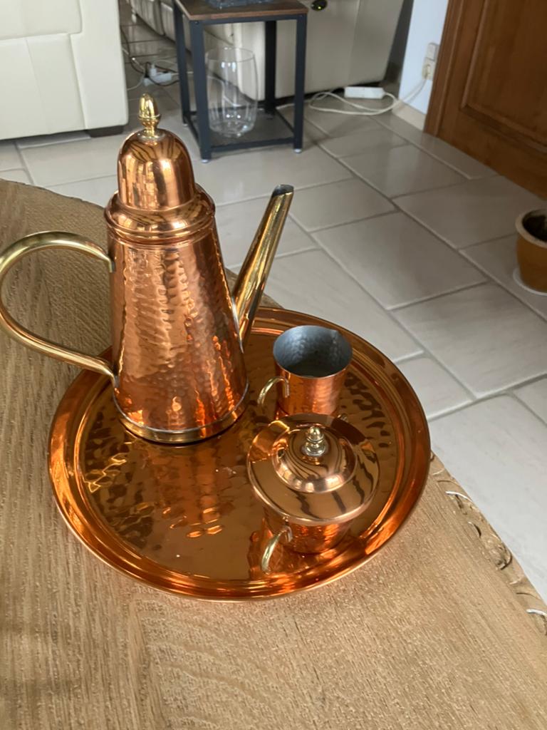 Koper koffiekan, Enlèvement, Comme neuf