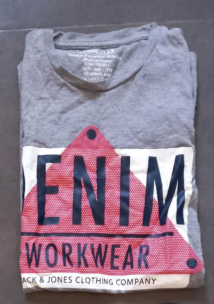 T-shirt - maat 176 -> 2€, Kinderen en Baby's, Ophalen, Zo goed als nieuw, Shirt of Longsleeve, Jongen