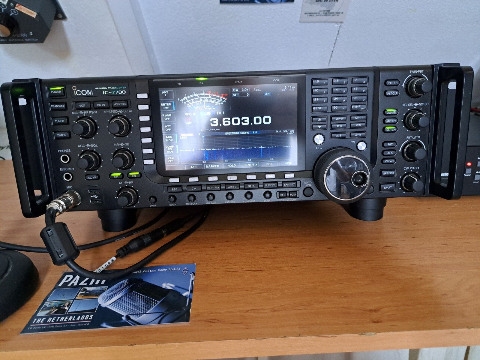 Icom IC7700 200 watt nieuwstaat!, Telecommunicatie, Zenders en Ontvangers, Ophalen, Zo goed als nieuw, Zender en Ontvanger
