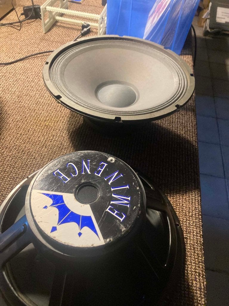 2x Eminence ME15/300L 15 inch speakers, Audio, Tv en Foto, Luidsprekerboxen, Ophalen