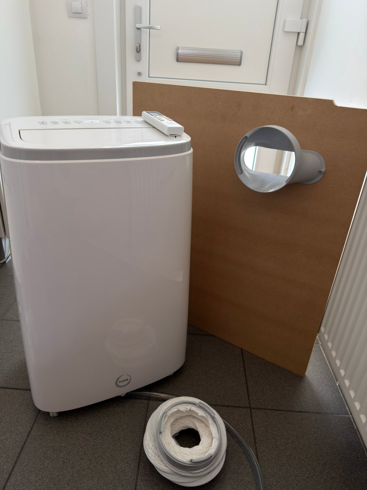 Fuave Mobiele Airco – (16.000 BTU), Elektronische apparatuur, Airco's, Ophalen, Gebruikt, Mobiele airco, Afstandsbediening