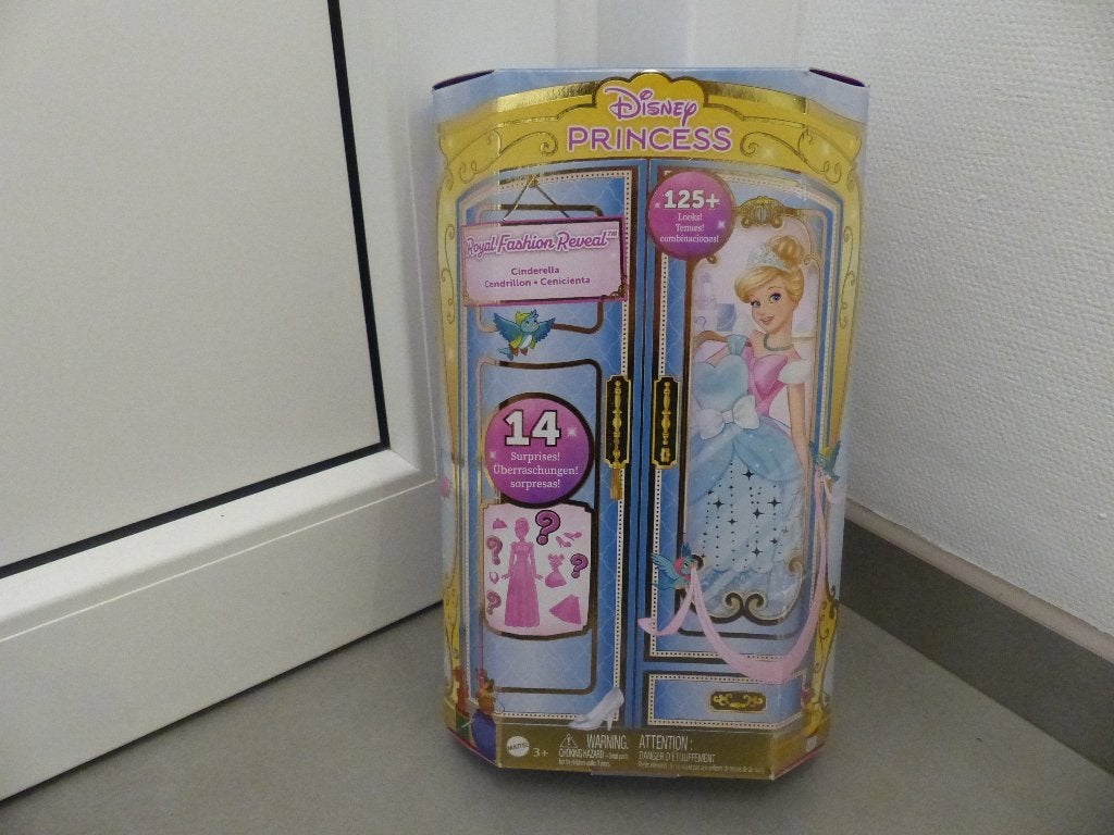 Disney Fashion Reveal Assepoester Pop, Ophalen of Verzenden, Zo goed als nieuw, Pop