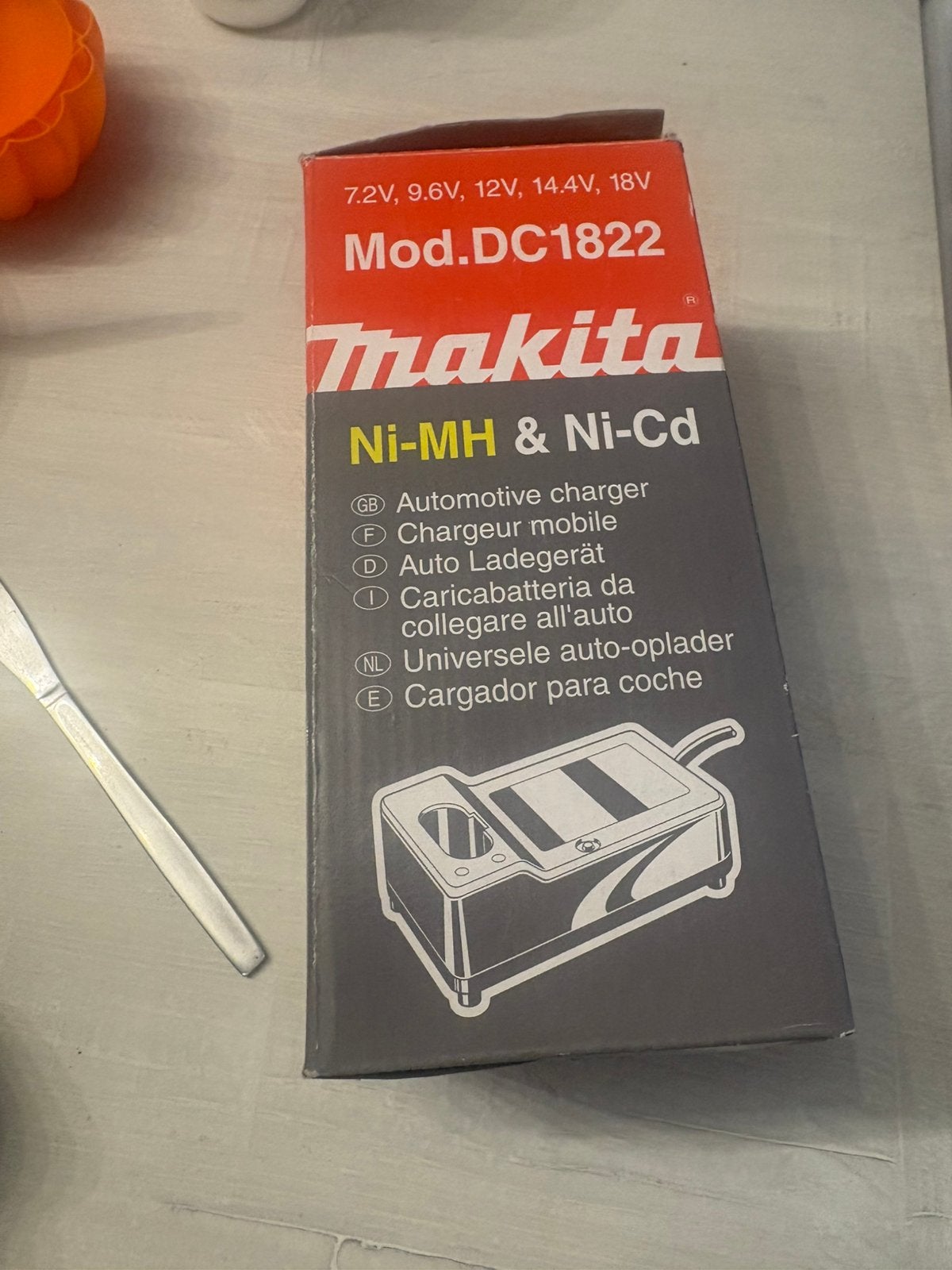 Oude makita baterij en 3 opladers n, Ophalen, Zo goed als nieuw