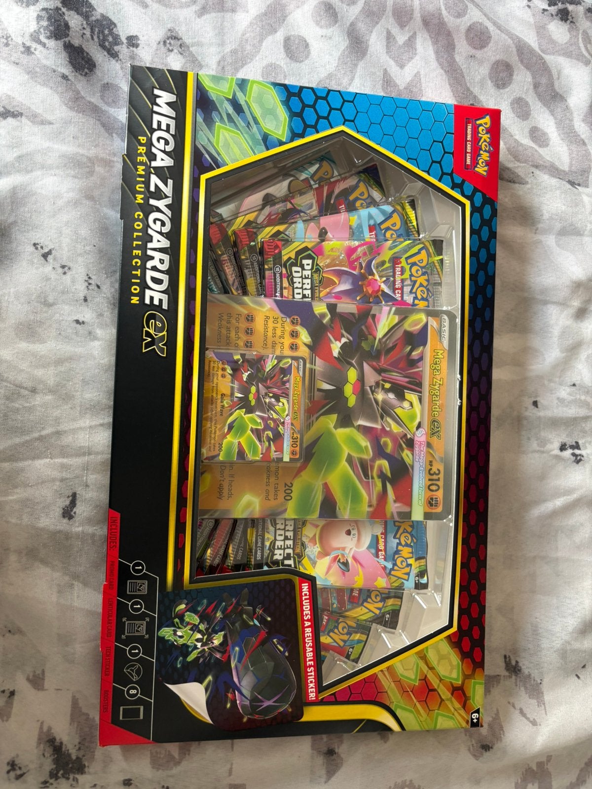 Mega zygarde premium collection, Ophalen of Verzenden, Zo goed als nieuw, Booster