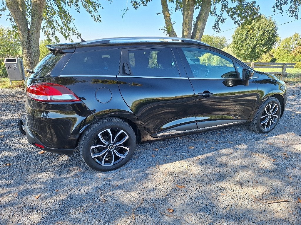 Renault Clio grandtour met garantie, Auto's, Voorwielaandrijving, Stof, Parkeersensor, Zwart