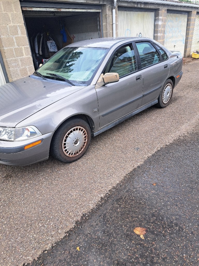 Volvo S40 2003 139000KLMS GEEN KOSTEN TE BETALEN, Auto's, Volvo, Voorwielaandrijving, 4 deurs, 4 cilinders, 1600 cc