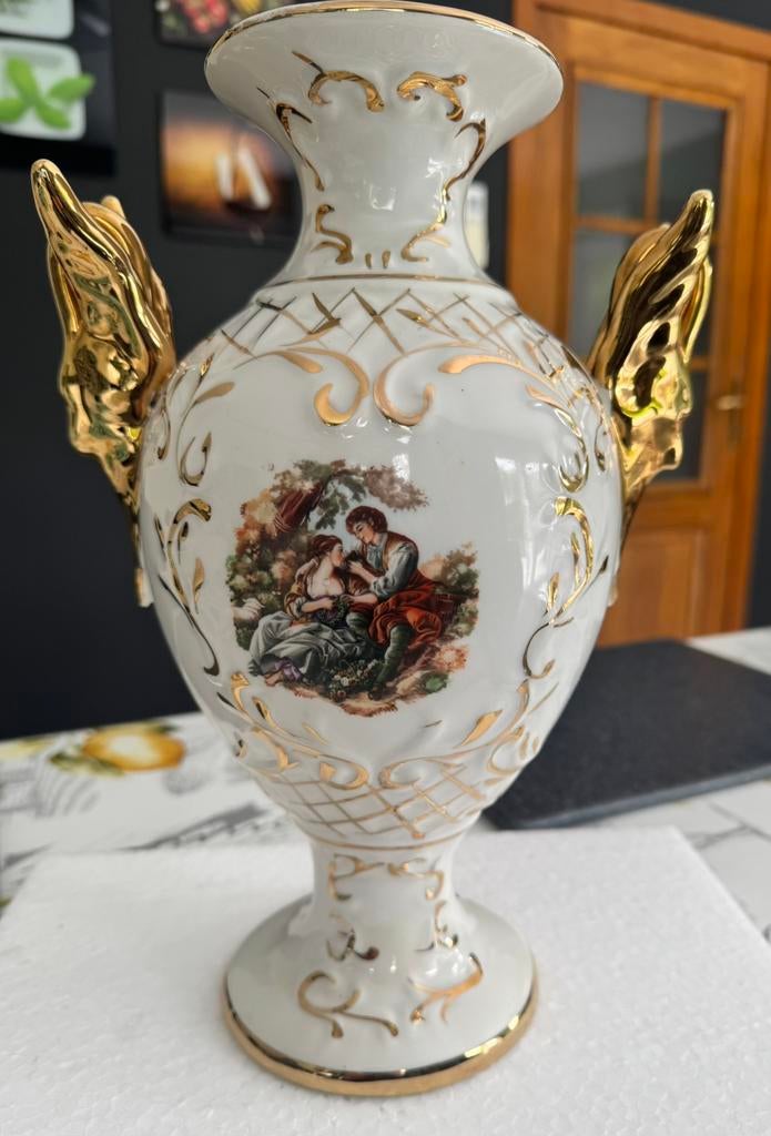 Verzamelaarsvaas, porselein in Capodimonte-stijl (Napels), Antiek en Kunst, Ophalen of Verzenden