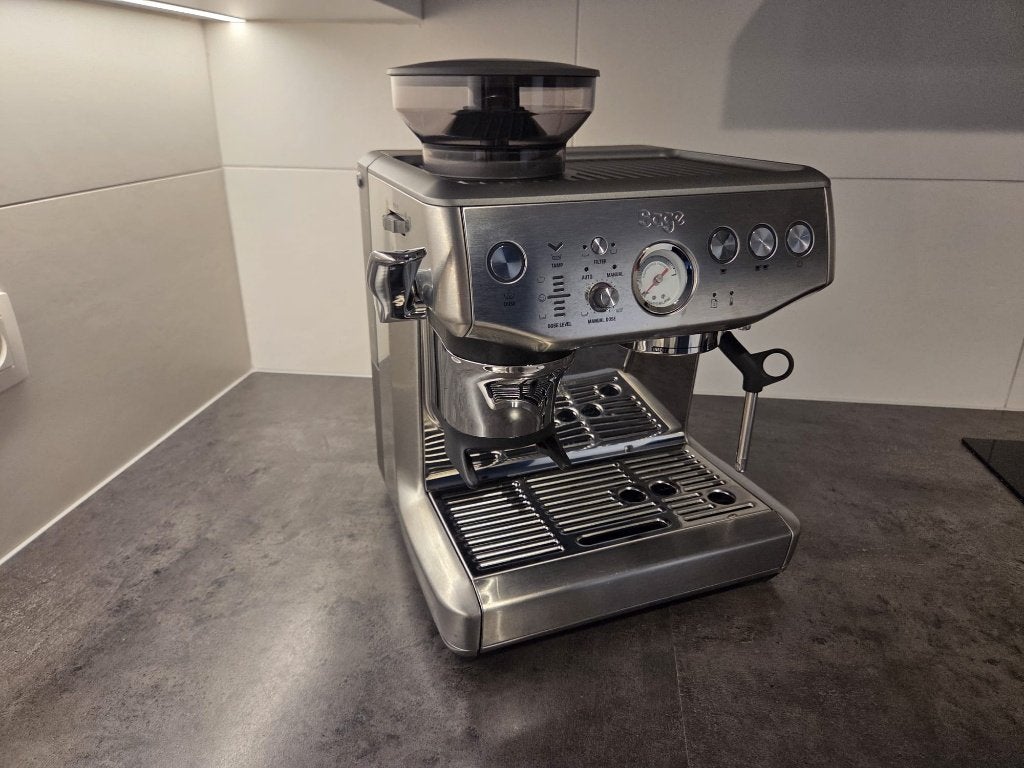 Sage Barista Express Impress, Electroménager, Cafetières, Enlèvement ou Envoi, Café en grains, Cafetière, 1 tasse