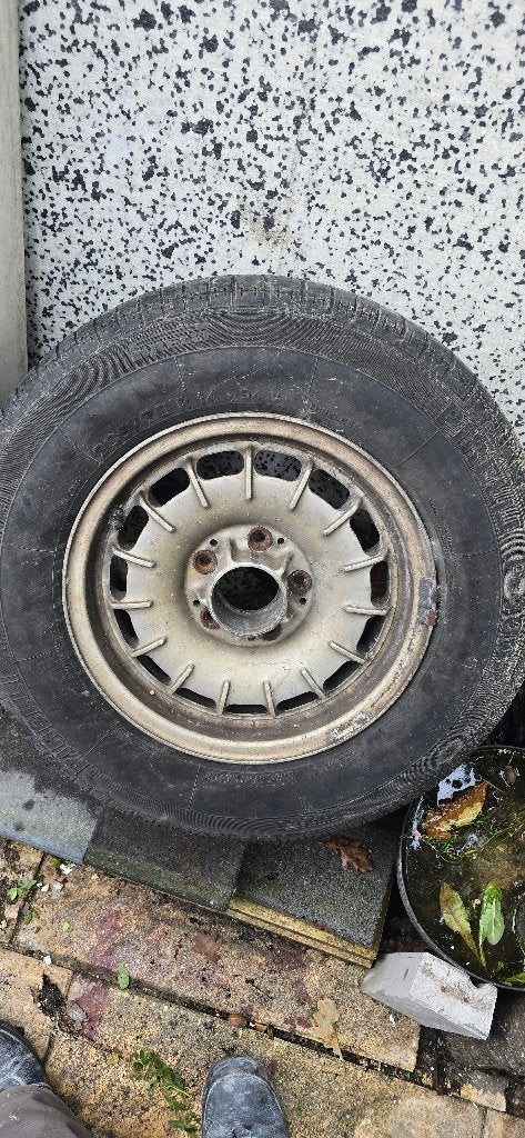 Een sportvelg meecedes w116 205/70 14, Auto-onderdelen, 14 inch, Gebruikt, Banden en Velgen, Personenwagen