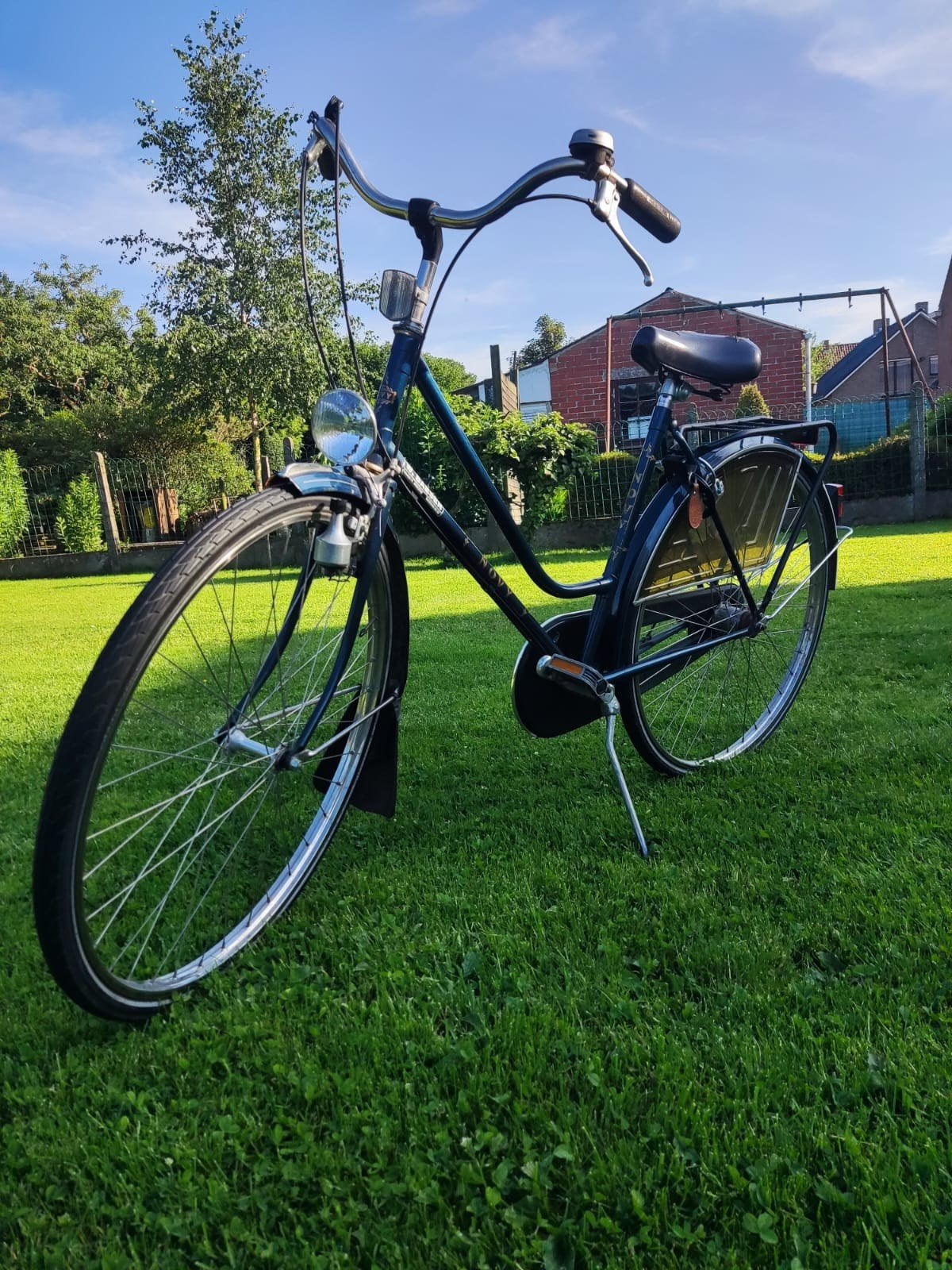 Oude fiets 28 inch, Fietsen en Brommers, Fietsen | Oldtimers, Ophalen