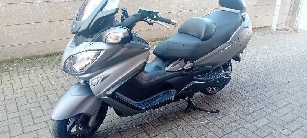 Suzuki Burgman 650, Motos, Motos | Suzuki, Transmission par cardan, Neuf, Particulier