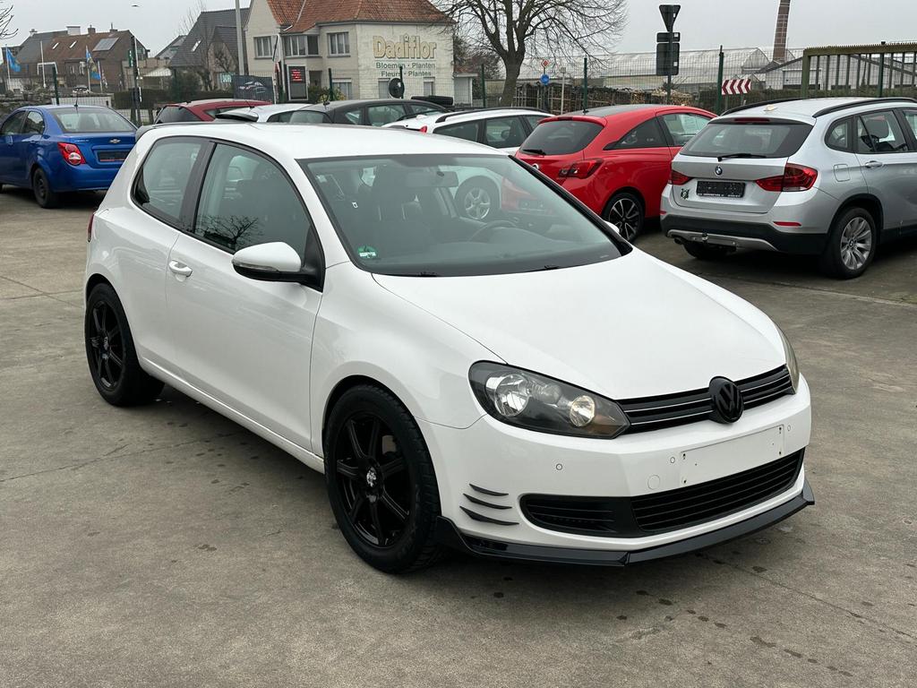 Volkswagen Golf VI 1,4 L à essence 125 ch Euro 5, 90 kW, Euro 5, Entreprise, Noir