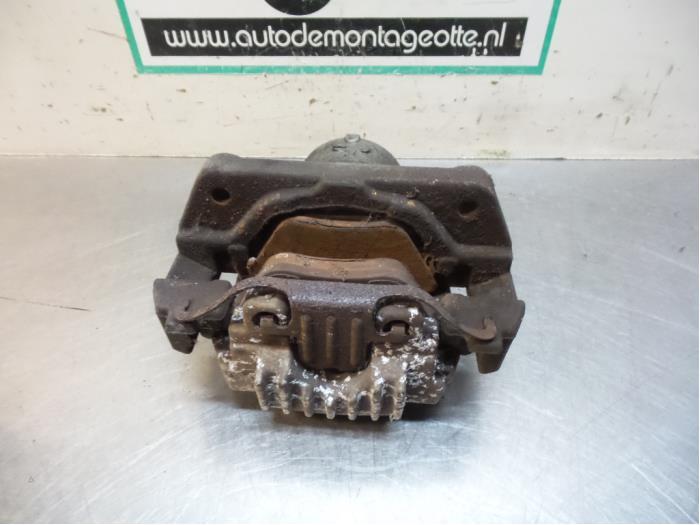 Remklauw (Tang) rechts-voor van een BMW 5-Serie (5-Serie 02-, Auto-onderdelen, Remmen en Aandrijving, BMW, Gebruikt, 3 maanden garantie