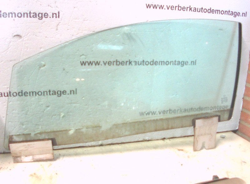 FENETRE OU VITRE DE PORTE GAUCHE Peugeot 407 (6C / J), Kontakt-peugeot@peugeot.com, Utilisé, Peugeot Deutschland GmbH, Bahnhofsplatz
65423  Rüsselsheim, DE