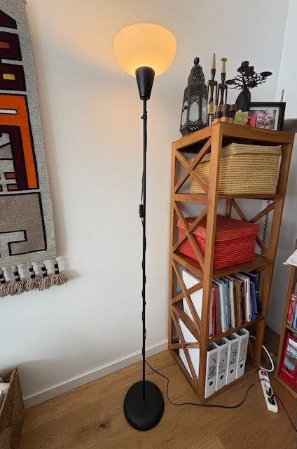 IKEA Tågarp black standing uplighter, Enlèvement, Comme neuf, IKEA, 150 à 200 cm