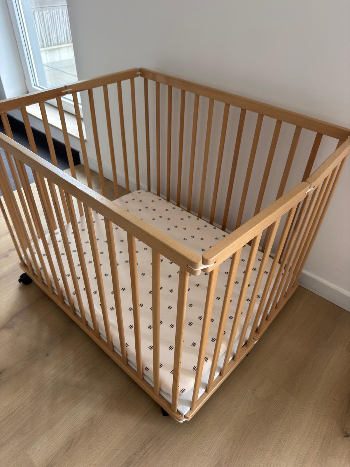parc pour bébé en bois, Ophalen, Zo goed als nieuw, In hoogte verstelbaar