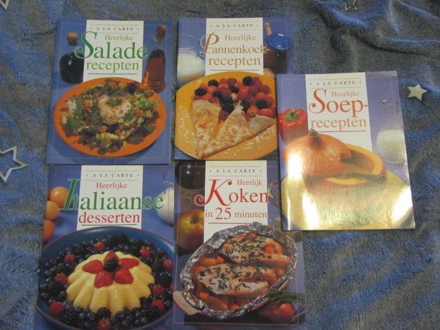 5 kookboeken : Salade - Soep - Italiaanse desserten - ..., Boeken, Gelezen, Ophalen of Verzenden, Overige typen, Gezond koken