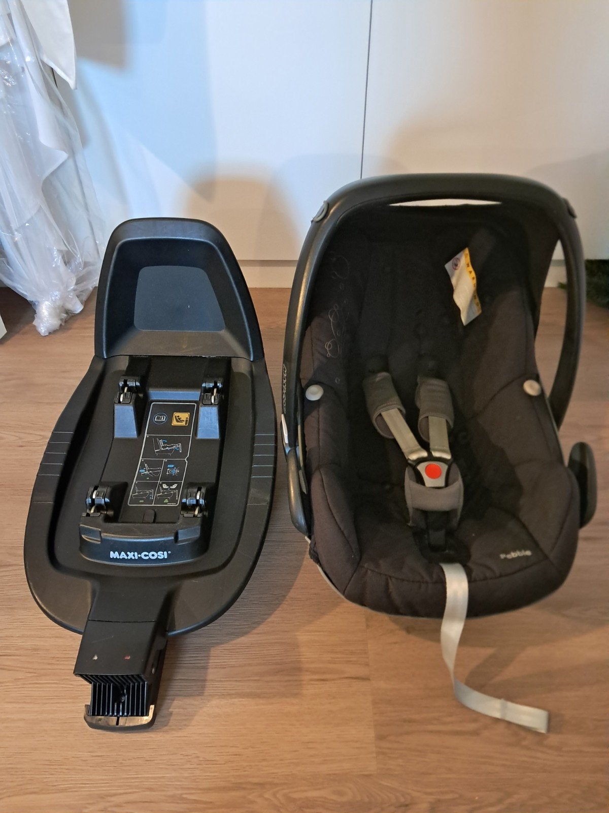 MaxiCosi Pebble + Familyfix Isofix, Kinderen en Baby's, Ophalen, Zo goed als nieuw, Maxi-Cosi, Isofix