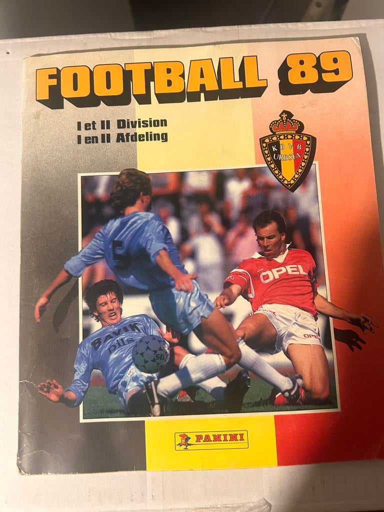 Panini 1989 voetbal 1ste en 2de klasse, Ophalen of Verzenden, Gelezen, Balsport
