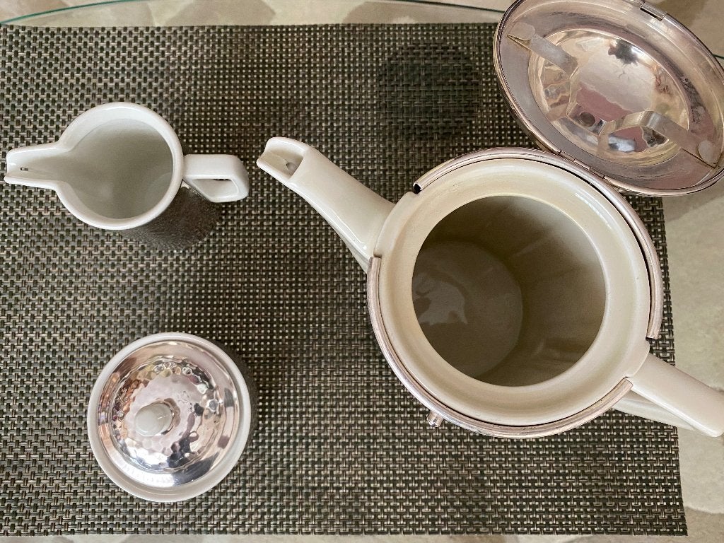 Metalen set met reliëf, tafelporselein, Ophalen of Verzenden