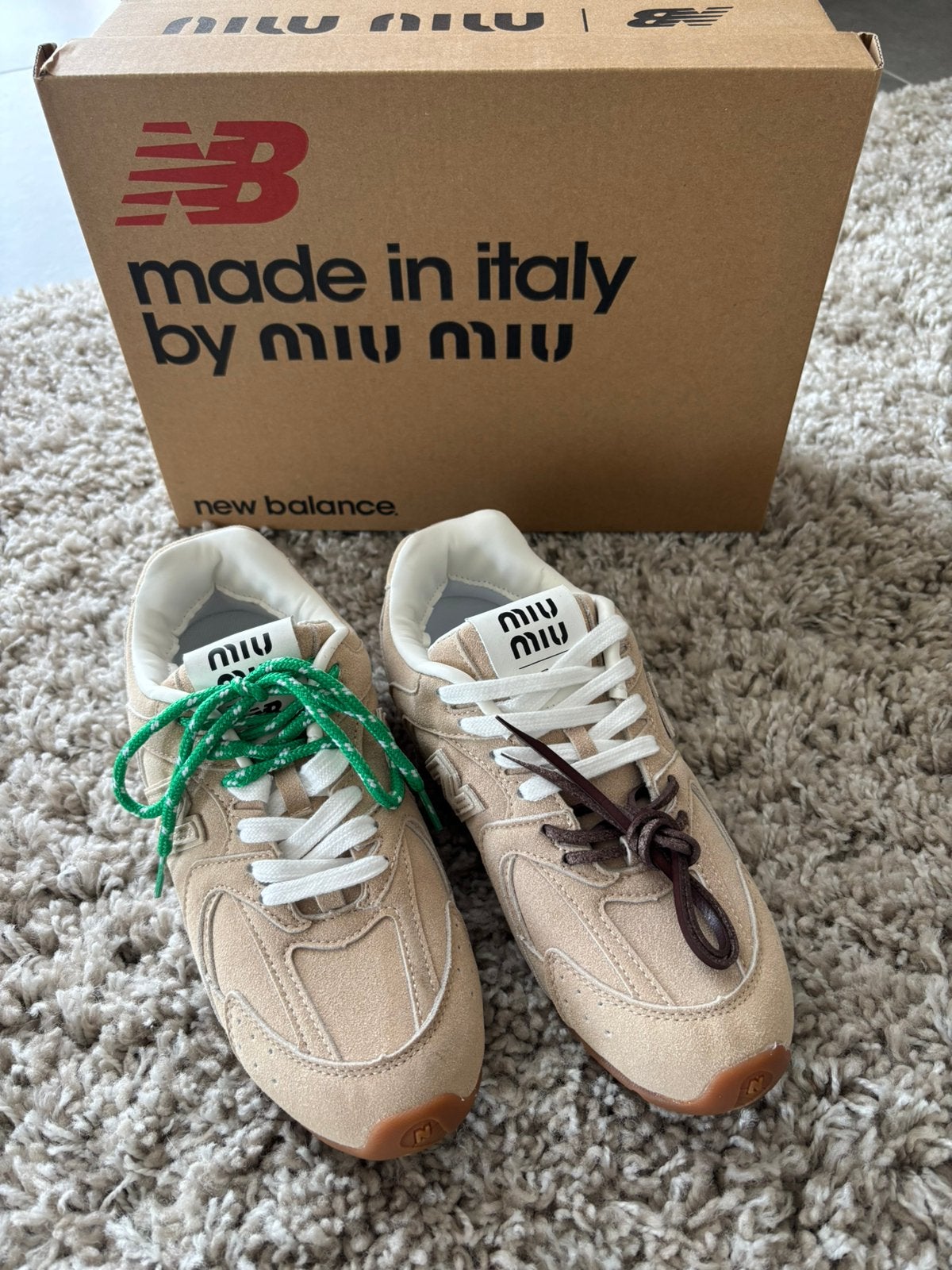 Baskets New Balance x Miu Miu beiges, Vêtements | Femmes, Neuf, Enlèvement ou Envoi, Beige, Sneakers et Baskets