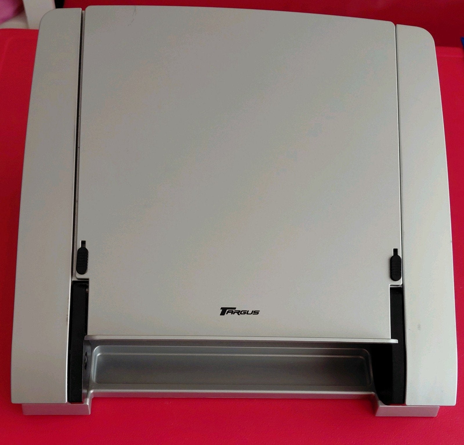 Targus laptopstandaard, Computers en Software, Ophalen