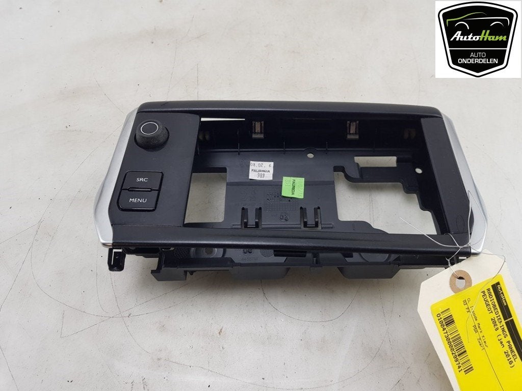 PANNEAU DE COMMANDE RADIO Peugeot 2008 (CU) (|98097243XU|), Utilisé, Peugeot