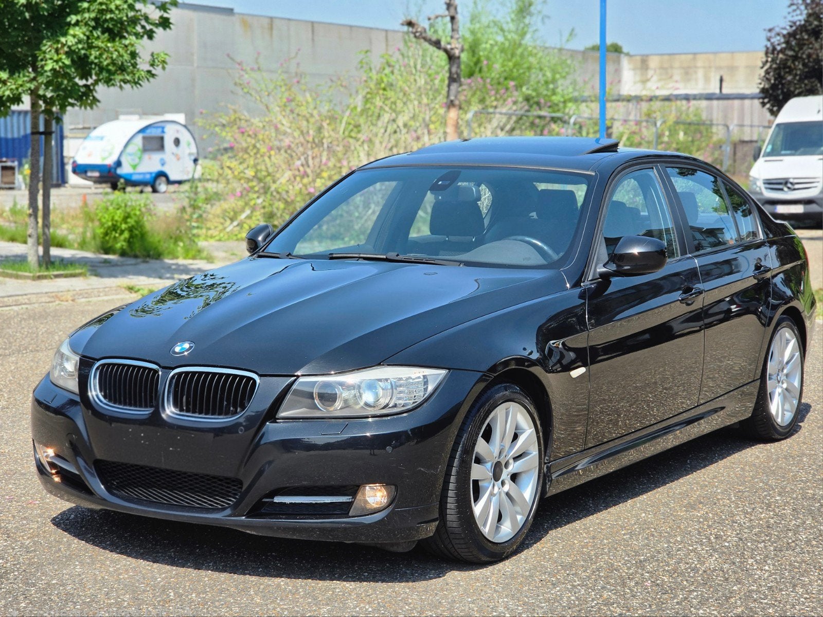 BMW 318i FACELIFT 1E EIGENAAR/DEALER ONDERHOUDEN, Auto's, BMW, 100 kW, Zwart, Zwart, Bedrijf