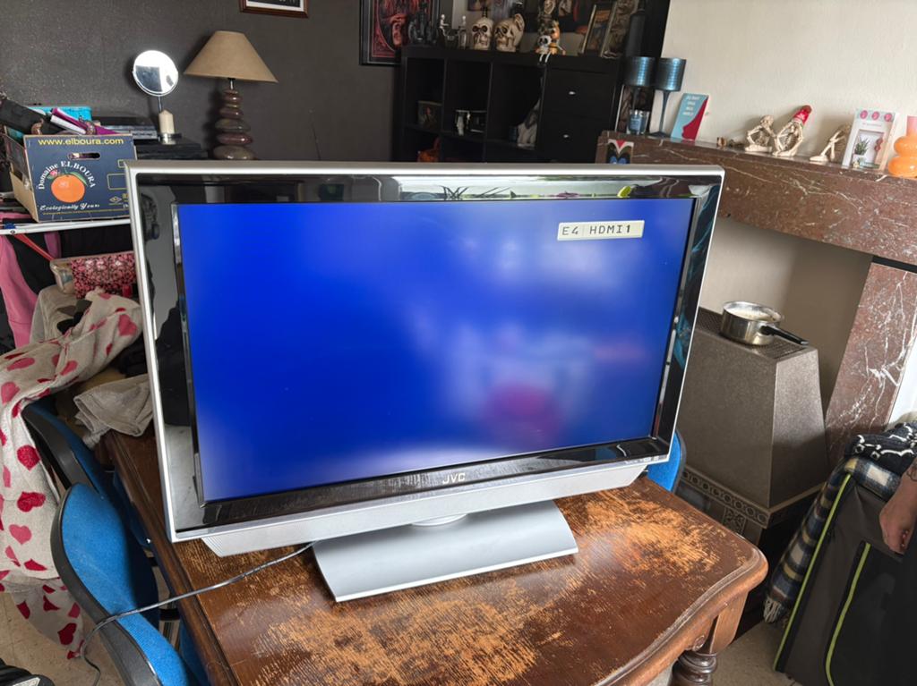 JVC tv lcd scherm 80 cm, Audio, Tv en Foto, Televisies, Gebruikt, LCD, 80 tot 100 cm, Ophalen