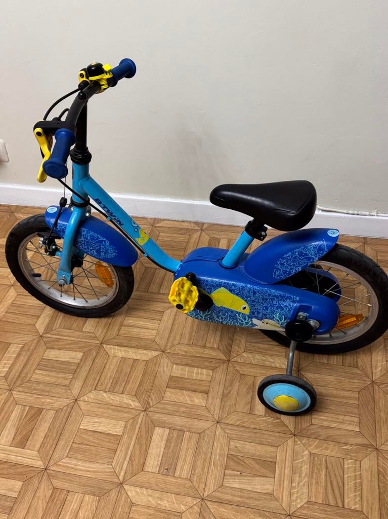 Fiets voor jongens van 2-4 jaar met stabilisatie, Zo goed als nieuw