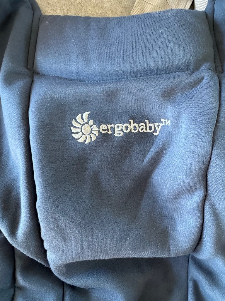 Ergobaby Embrace draagzak – Newborn – Soft Navy., Overige merken, Ophalen of Verzenden, Zo goed als nieuw, Buik