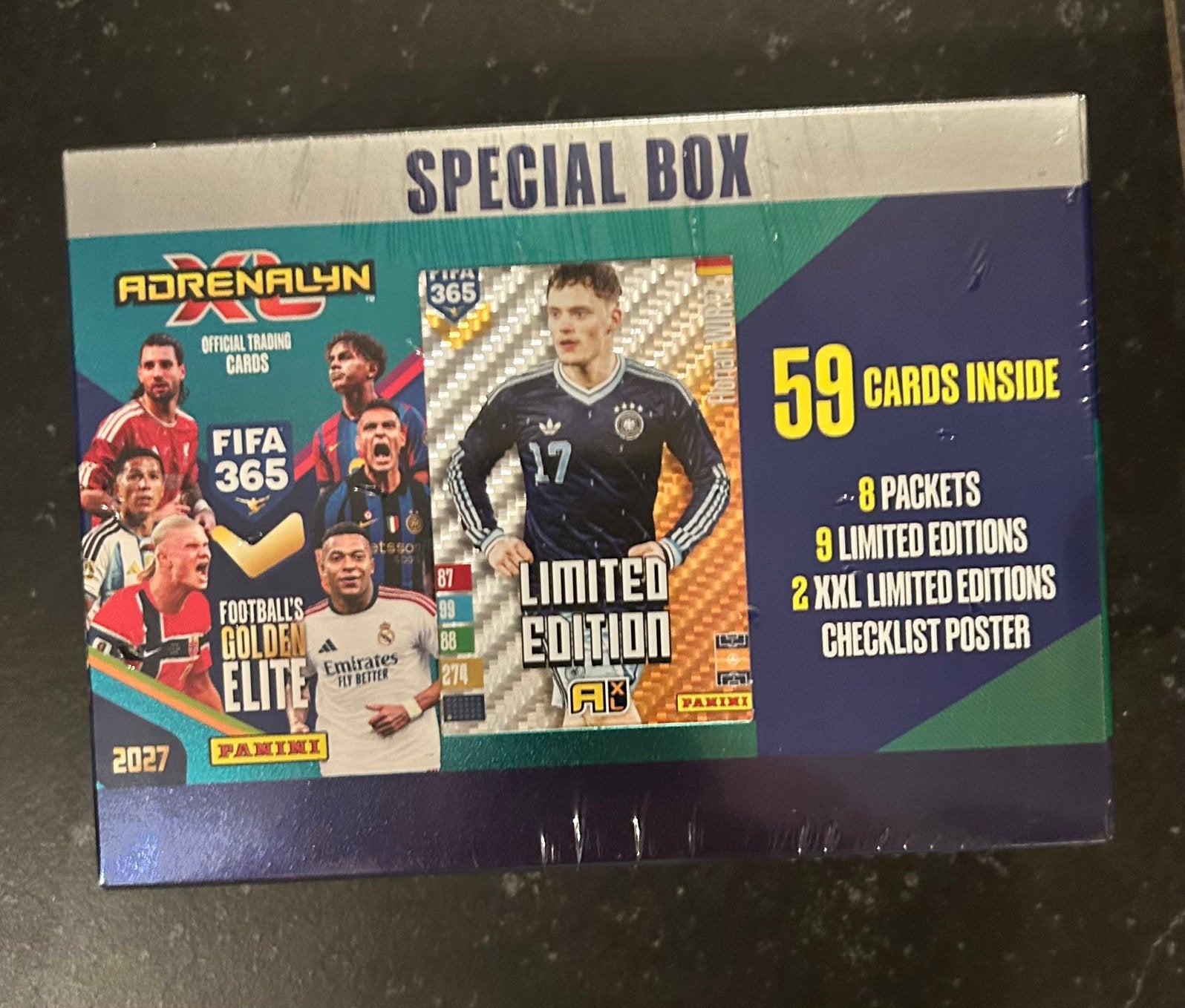 Panini Fifa Adrenalyn 2027 exclusieve specialbox, Ophalen of Verzenden, Nieuw, Meerdere plaatjes